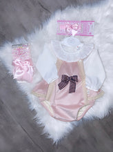 Load image into Gallery viewer, Light pink romper set
