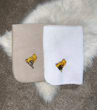 Load image into Gallery viewer, Pooh bear blanket
