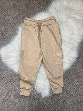 Load image into Gallery viewer, JAMES beige hoodie &amp; joggers
