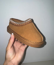 Load image into Gallery viewer, Camel slip on boots
