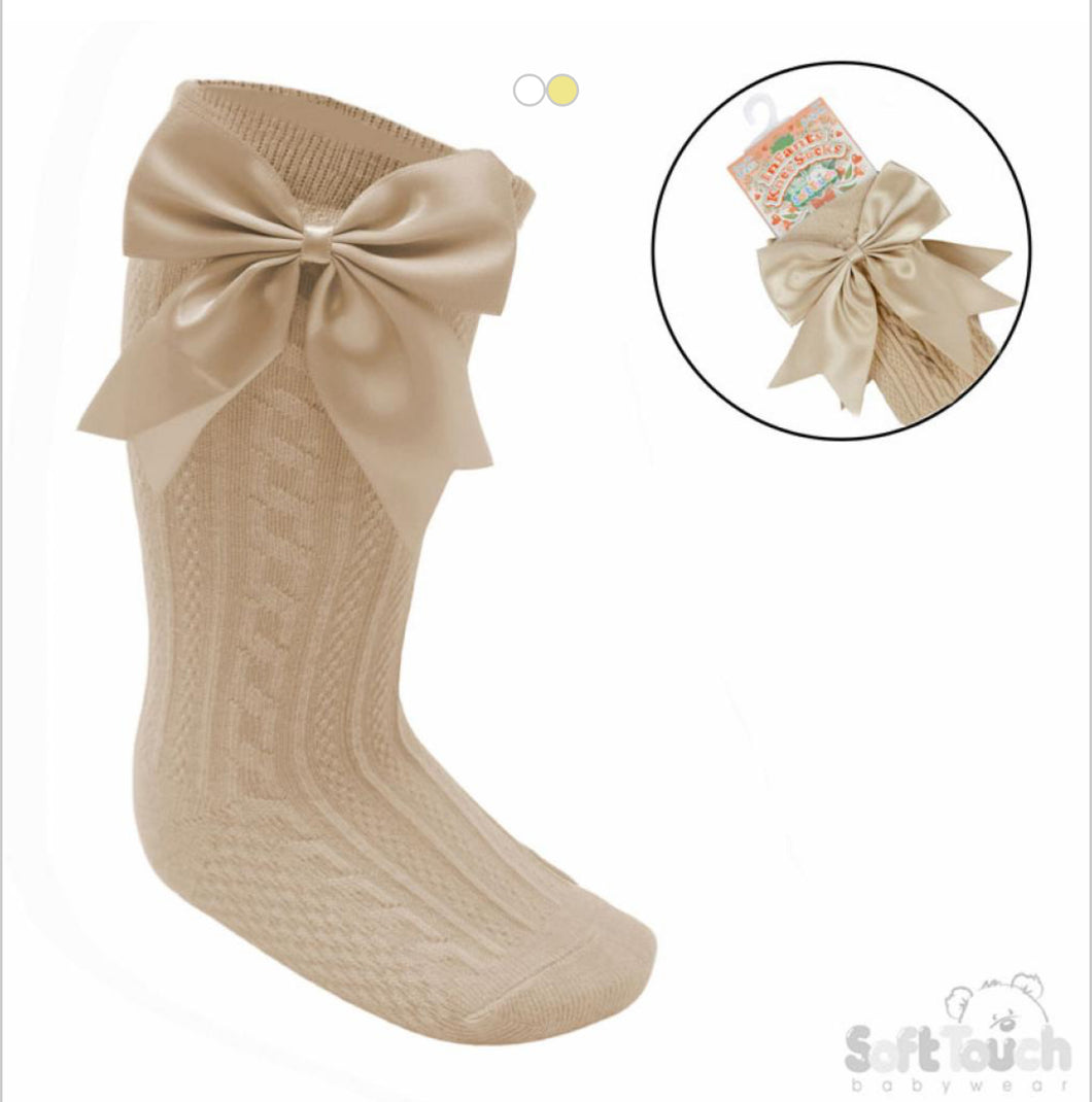 Beige bow socks