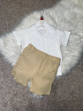 Load image into Gallery viewer, LLOYD beige &amp; white short set
