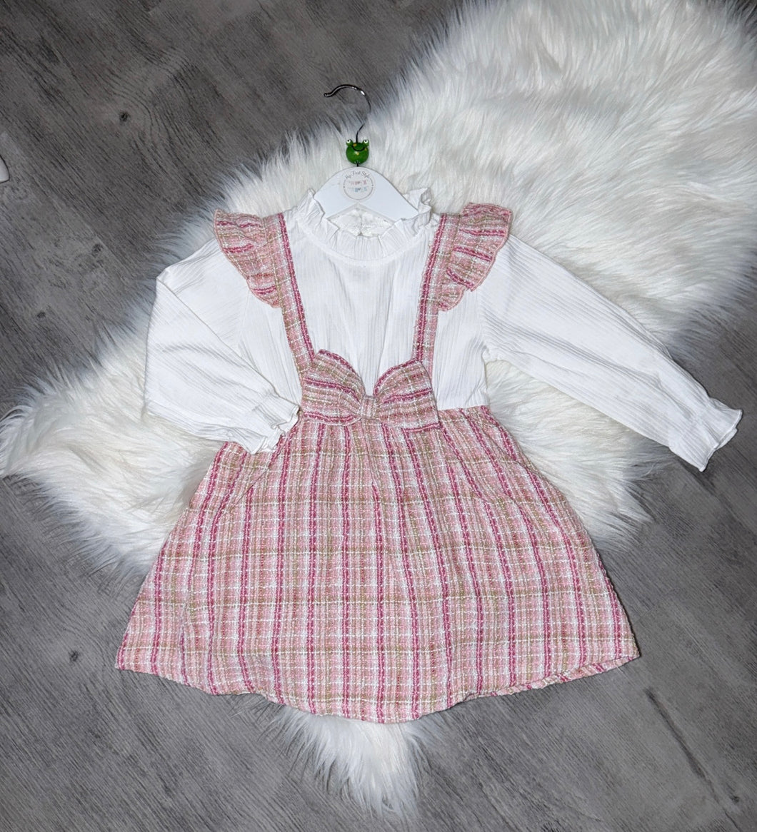 Lottie pink & white outfit