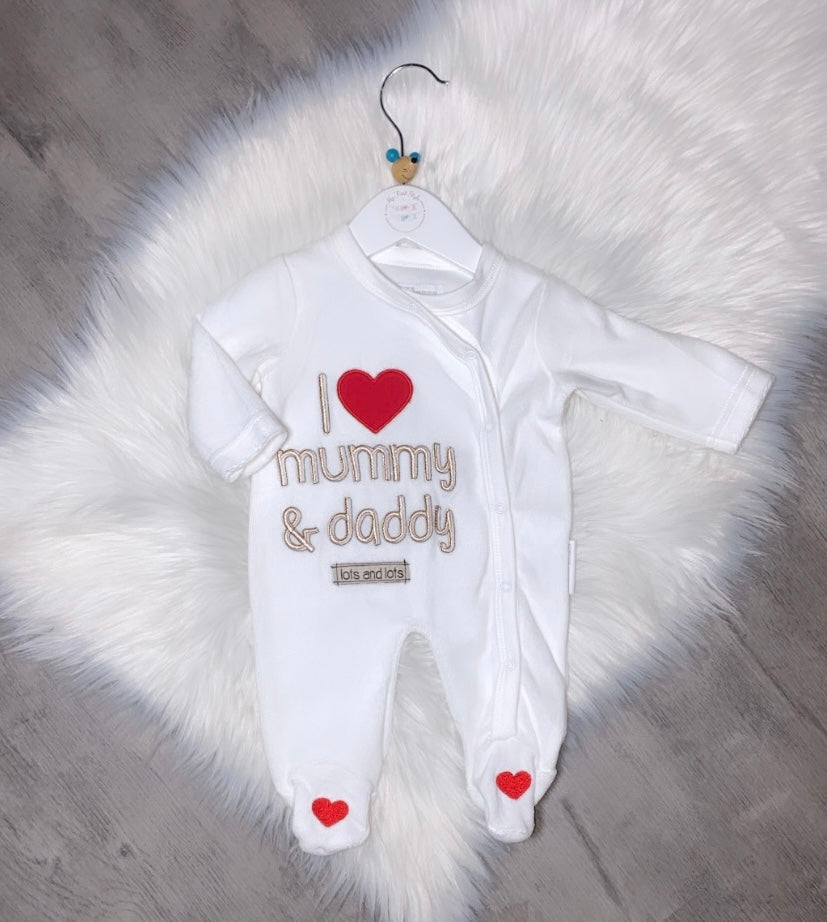 I love mummy & daddy baby grow