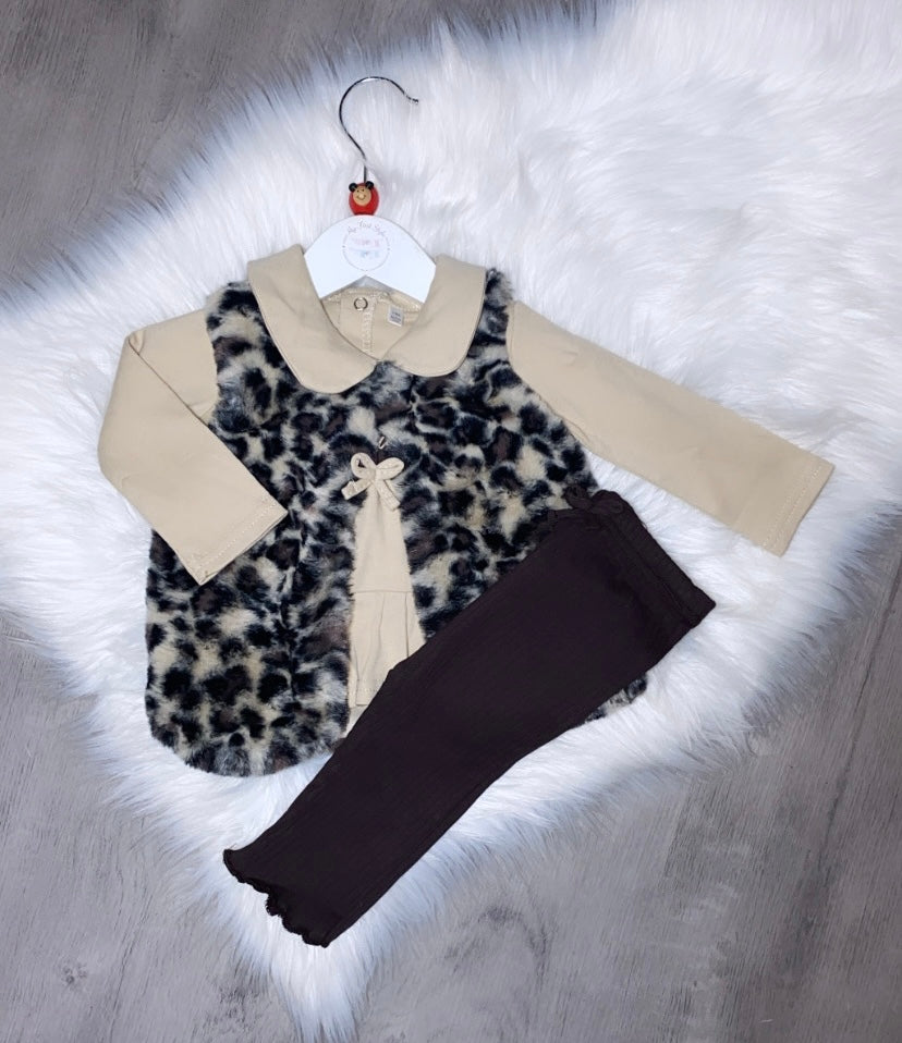 Animal fur gilet set