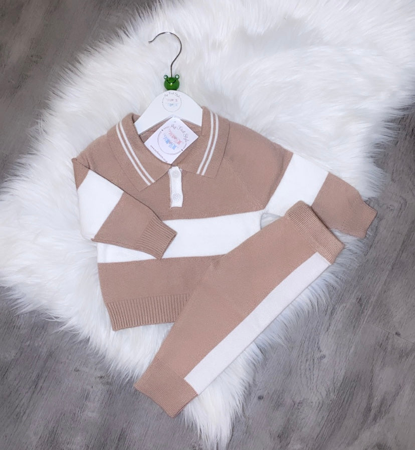 Soft & smart beige & white tracksuit